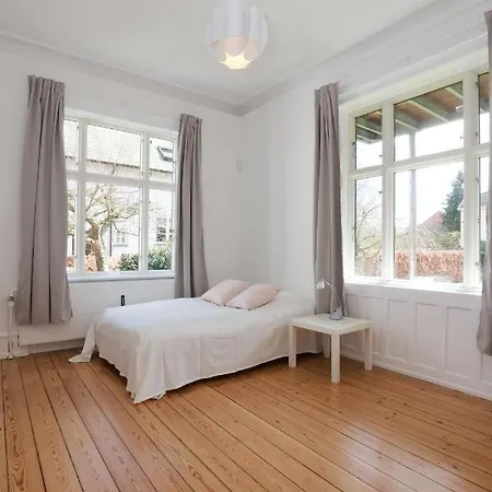 Scandi-hygge Seaside House - Only 10mins To Copenhagen Vila Charlottenlund